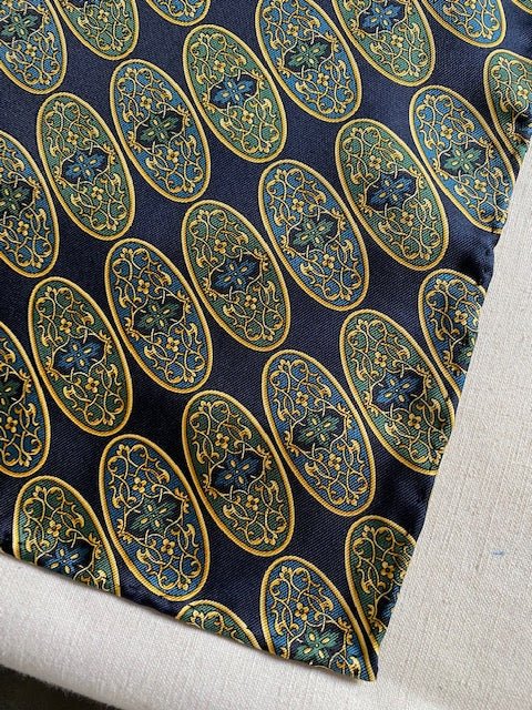 Handmade Vintage Pocket-Square #3019 - Image 2
