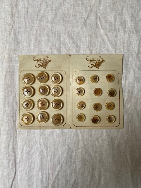 Horn vintage buttons #7002 - Image 3