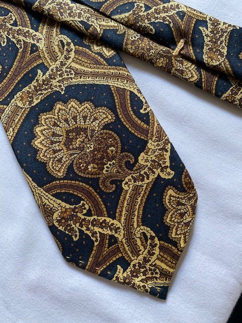 Handmade Vintage Tie #1155 - Image 2