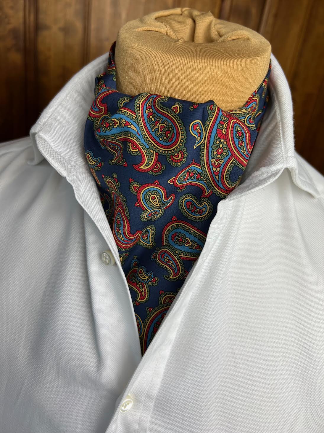 Handmade Vintage Ascot #4007 - Image 2