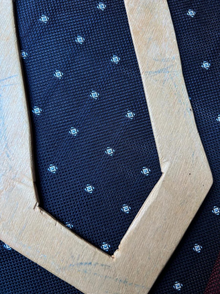 UNIQUE TIE #1842 - Image 2