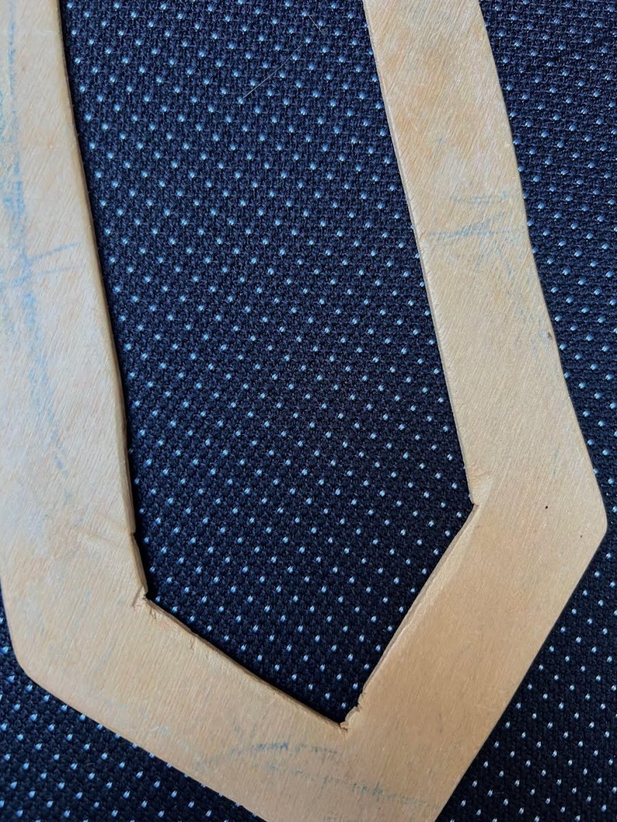 UNIQUE TIE #1829