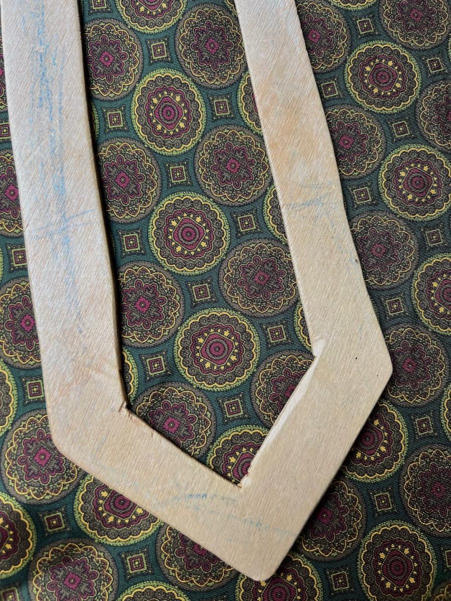 UNIQUE TIE #1893