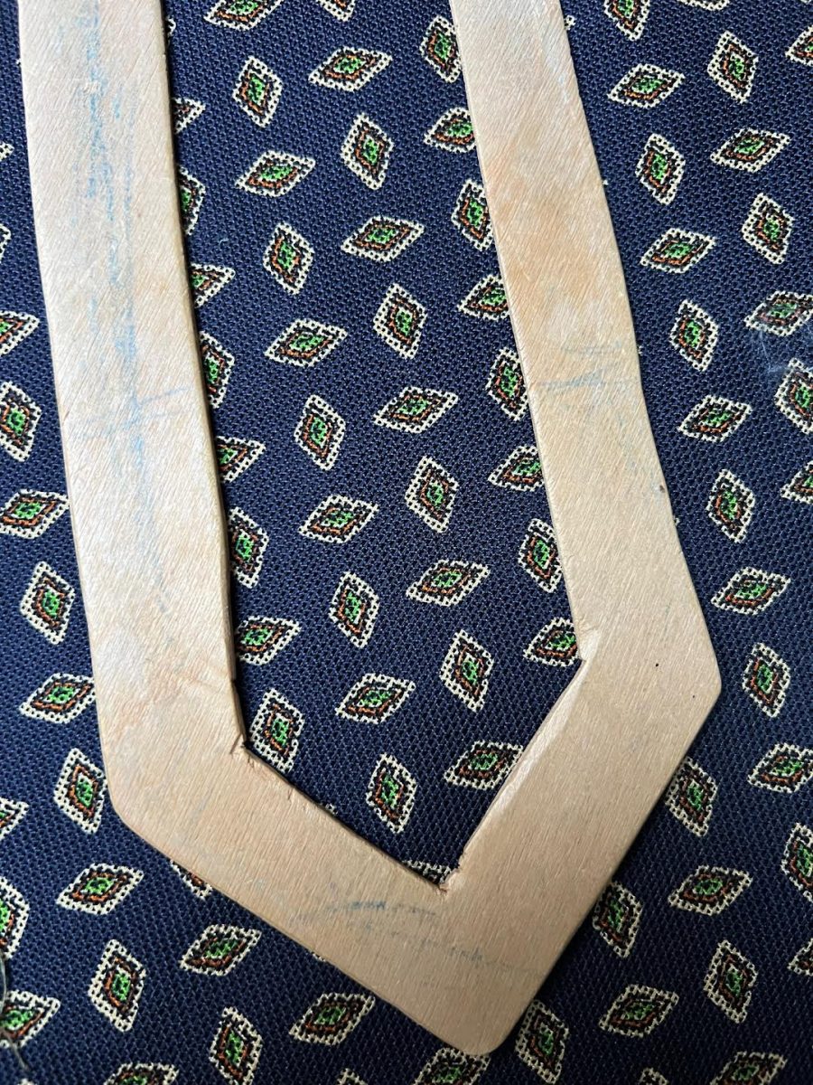 UNIQUE TIE #1880