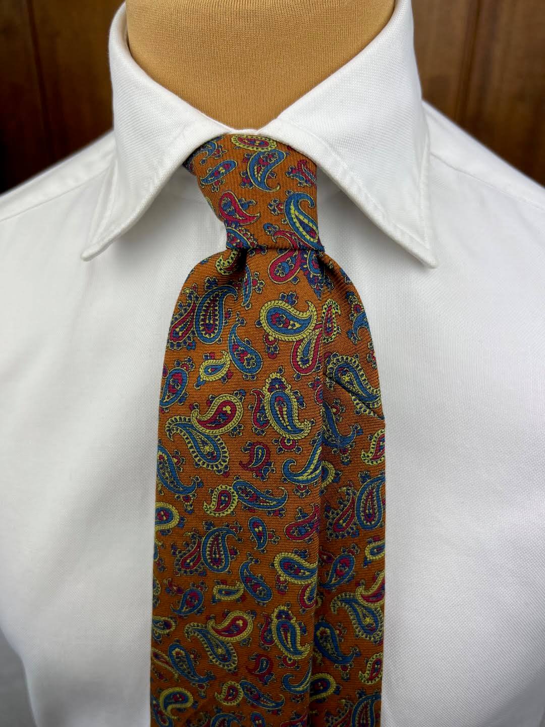 UNIQUE TIE #2324
