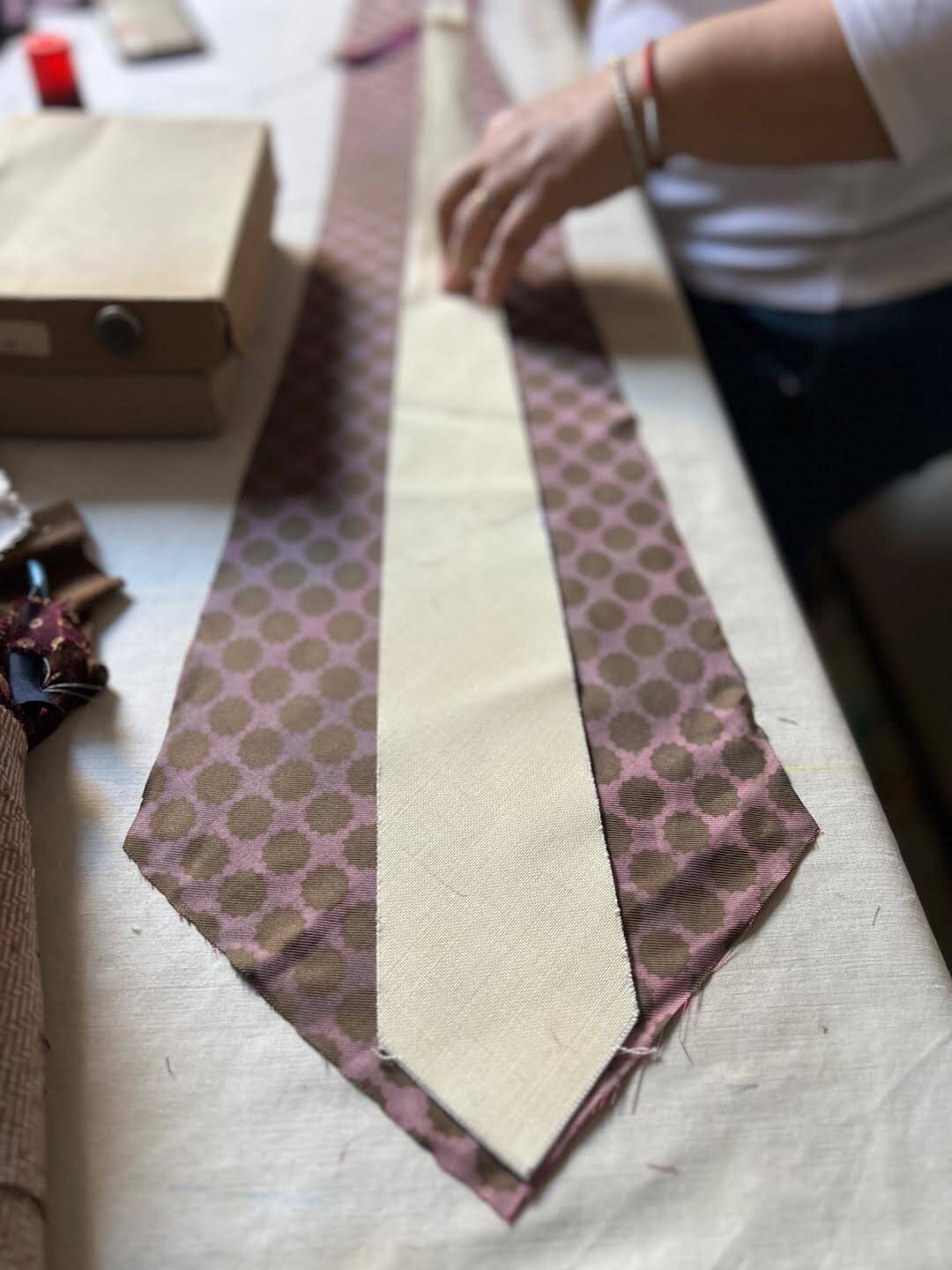 Handmade Vintage Tie #2327 - Image 4