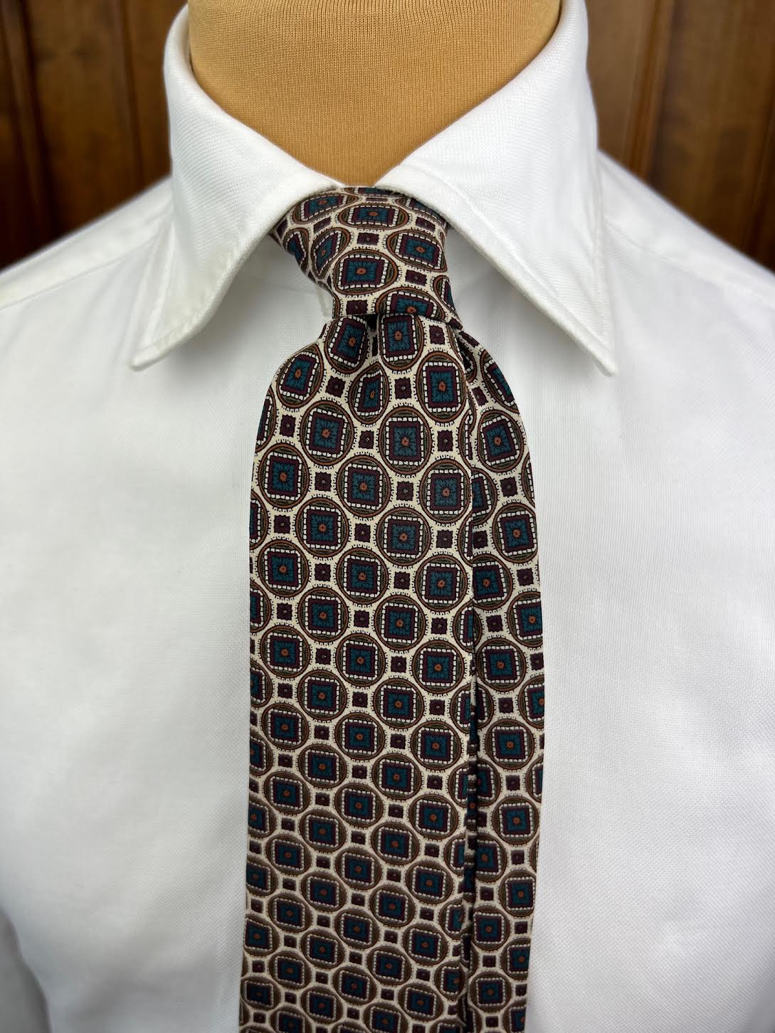 UNIQUE TIE #2422