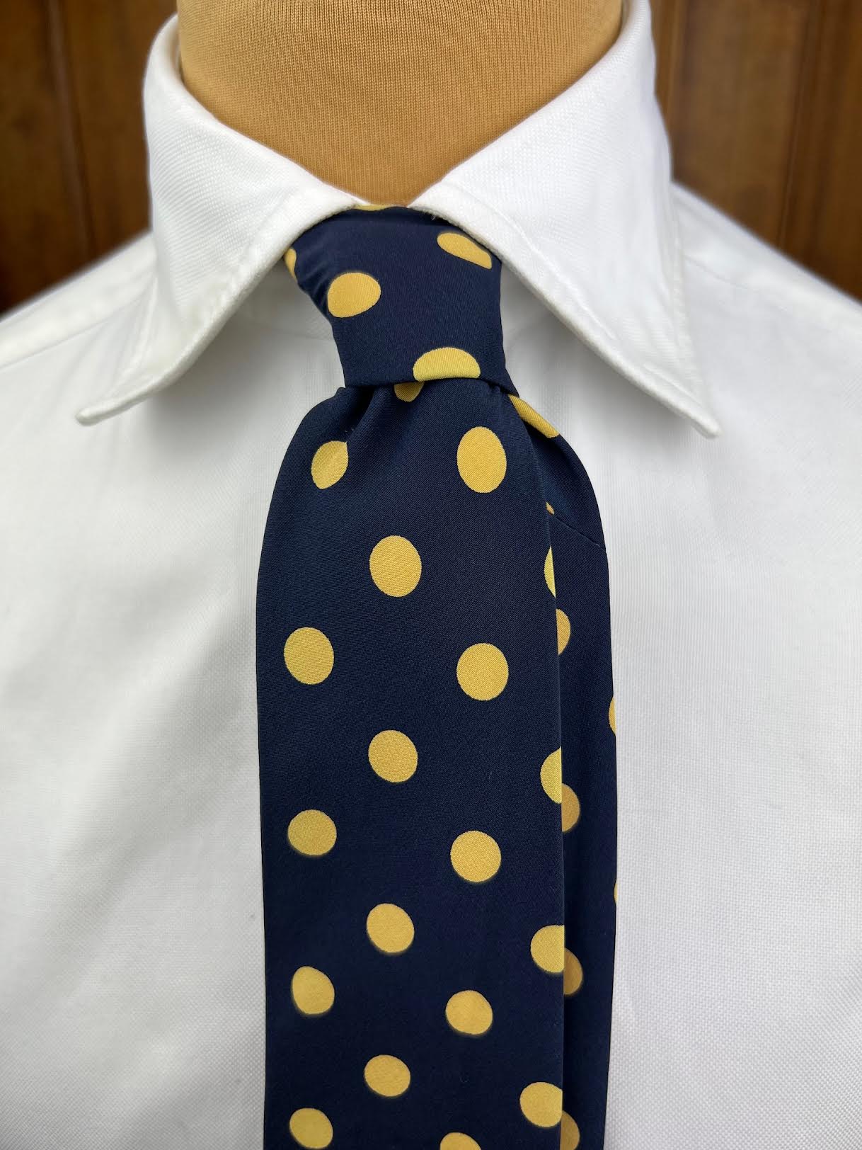 UNIQUE TIE #2452