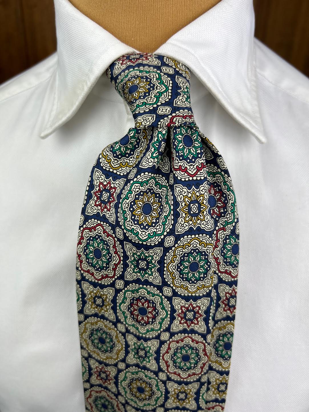 UNIQUE TIE #2504